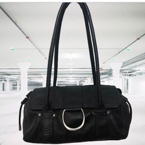 SUZY SMITH shoulder pocket bag.